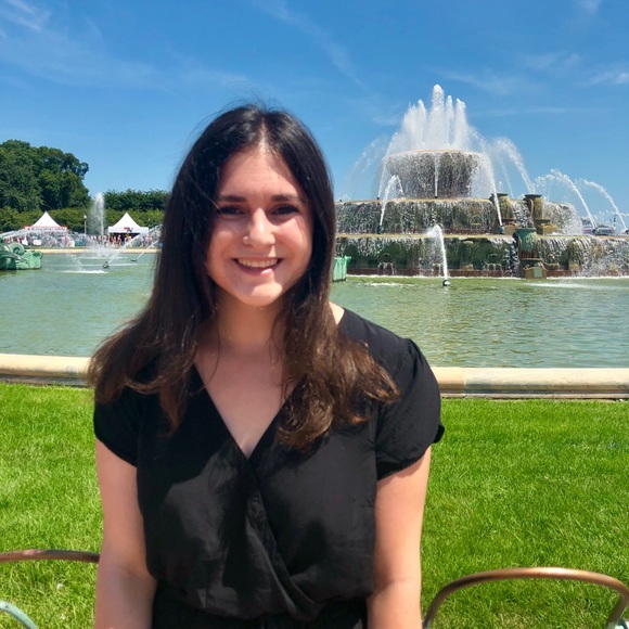 Meet your Posher, Juliana - Picture 1 of 1